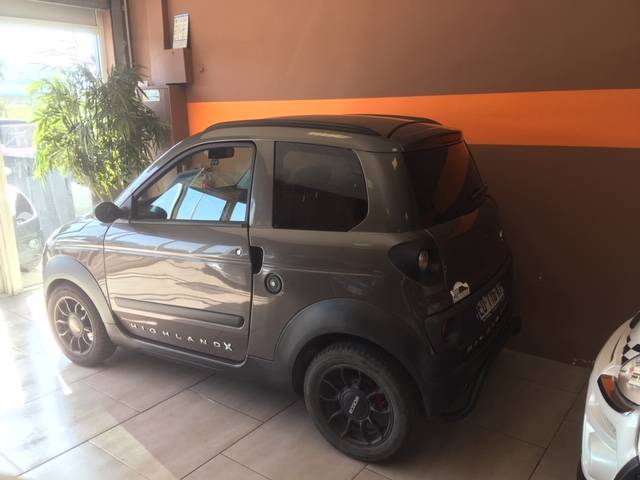 Microcar Mgo x DCI premiere main sans permis